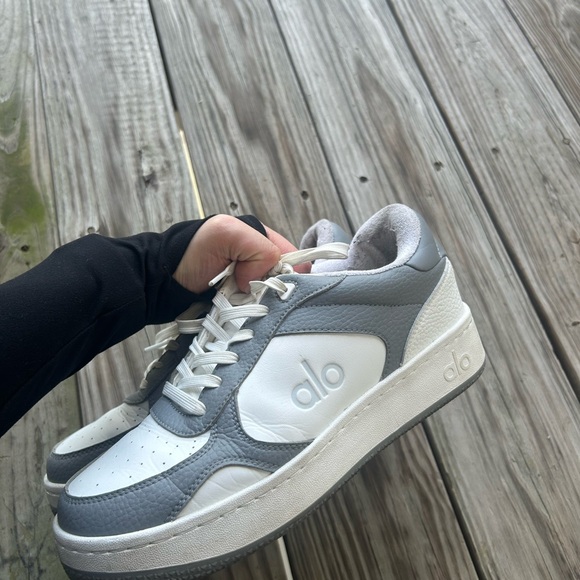 ALO Yoga Gray and White Sneakers Low-Top W8.5 - Picture 3 of 3
